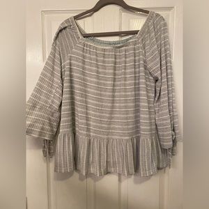 Altar’d State Women’s off the shoulder top (M)